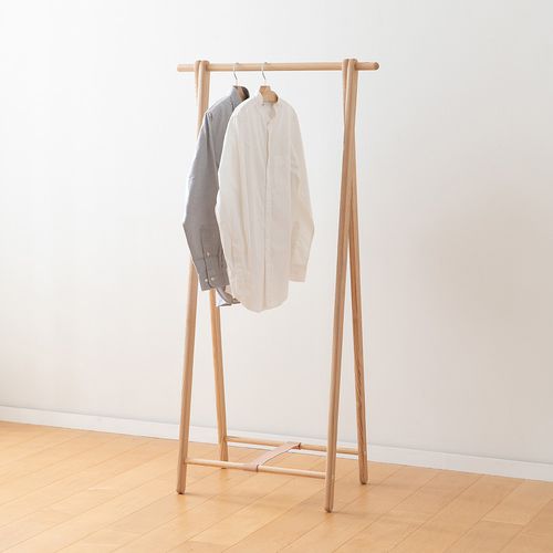 床置きコートかけ - Dress Rack - CondeHouse - 現代風 / 木製 / 業務用