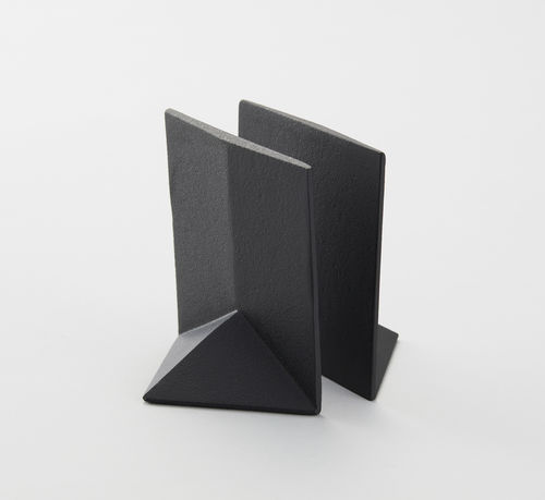 鉄製本立て - MA-75 - Chushin Kobo Co., Ltd.