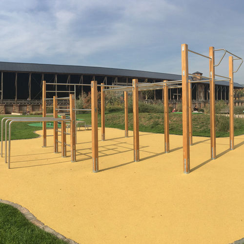 屋外用フィットネスバー - 4FCIRCLE® CALISTHENICS ALLROUND -WOODEN-POSTS - Playparc - フィットネストレール用