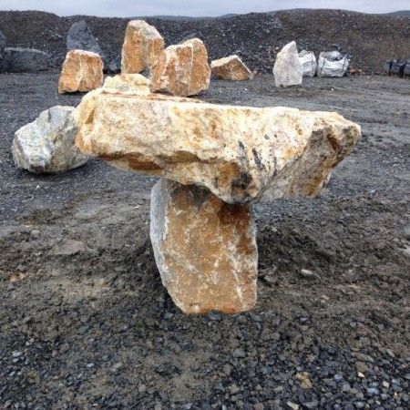 屋外用石製ブロック - YELLOW MONOLITHS - Canteras el cerro s. l. - 装飾 / 大理石