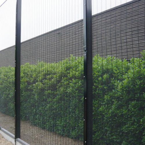 溶接メッシュフェンス - SECURIFOR 358 - Betafence International - 工業用 / 公共スペース用 / 合金製