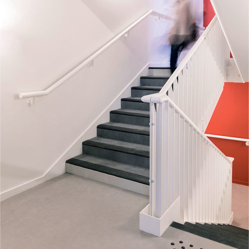 階段用床材 - TARASTEP PRO  - Gerflor - Contract Sport & Contract Flooring - ビニール製 / 屋内用 / オフィス用