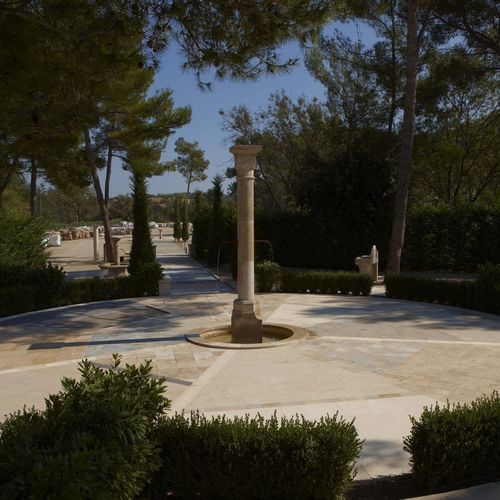 公共用噴水 - AUBEROCHE BOURIANE - OCCITANIE PIERRES - 石灰岩 / クラシック