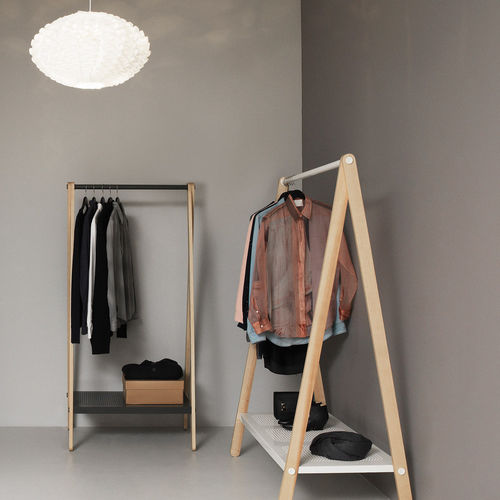 床置きコートかけ - TOJ - Normann Copenhagen - 現代風 / スチール製 / トネリコ材