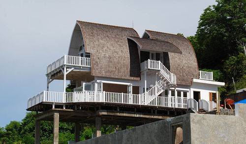 プレハブ家 - VILLA AT GOA GONG BALI - PT-Touchwood - 環境を尊重したデザイン / 現代風 / テラス付