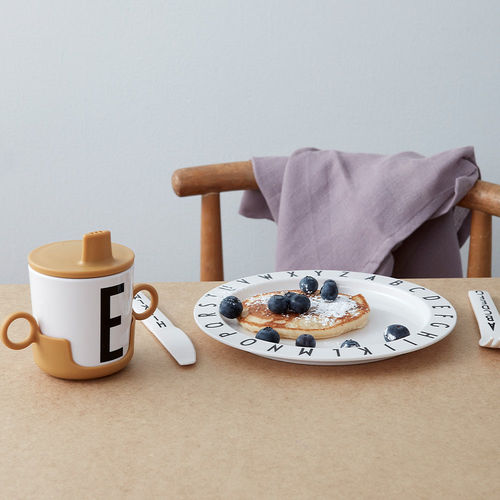 中空プレート - Eat & Learn - DESIGN LETTERS ApS - 円形 / プラスチック製 / 柄付き