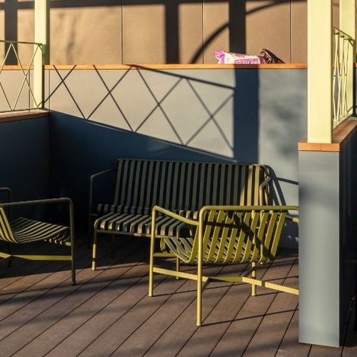 現代風ソファー - Specialist Joinery Group - 中庭用 / 金属製 / 肘掛け付き