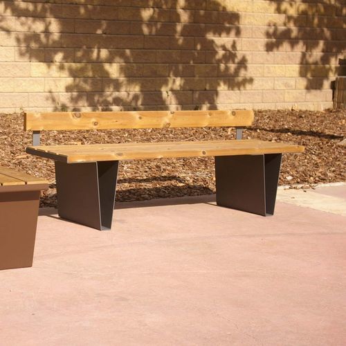 現代風公共ベンチ - DUERO-R series - RYM URBAN FURNITURE, S.L. - 金属板 / 木製 / 背もたれ付き