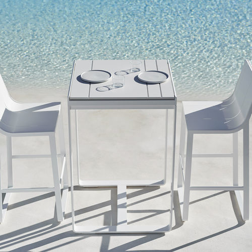 現代風バーテーブル - FLAT  - GANDIA BLASCO - ポリエチレン / Dekton®製 / アルミニウム脚