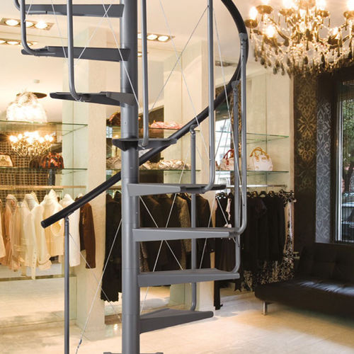 スパイラル階段 - PINIO - Atrium - 金属製ステップ / 金属フレーム / 現代風