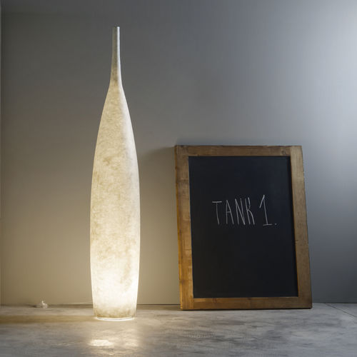 床置きランプ - Tank 1 - in-es artdesign - ポリカーボネート製 / Nebulite®製 / 現代風