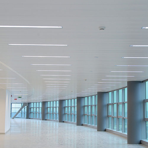 アルミニウム仮天井 - Luxalon® 75C / 150C / 225C - Hunter Douglas Architectural - 薄板 / オフィス用 / 屋内用