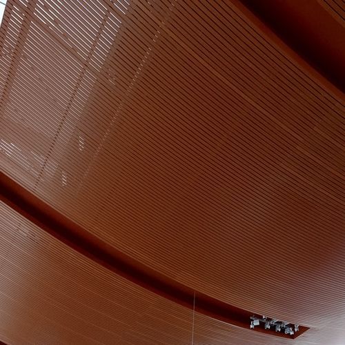 金属製仮天井 - Luxalon® 84R - Hunter Douglas Architectural - パネル / 薄板 / オフィス用