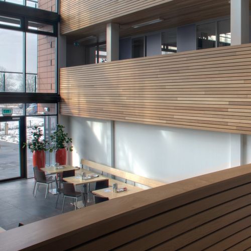 木製壁装材 - Derako® Solid Linear Wall - Hunter Douglas Architectural - 屋内 / クリップオン / 現代風