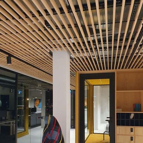 無垢材仮天井 - Derako® Solid Grill ProLine - Hunter Douglas Architectural - パネル / 薄板 / オフィス用