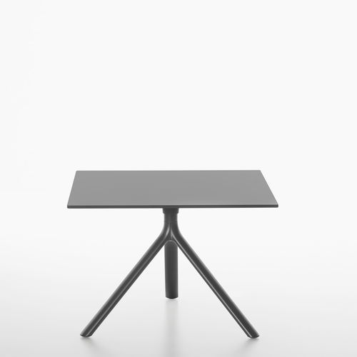 現代風ビストロ用テーブル - MIURA - PLANK - HPL / MDF / 金属製