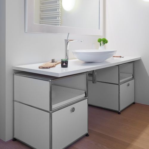 現代風バスルームキャビネット - USM Haller - USM Modular Furniture - 金属製 / 引き出し付き / シェルブ付き