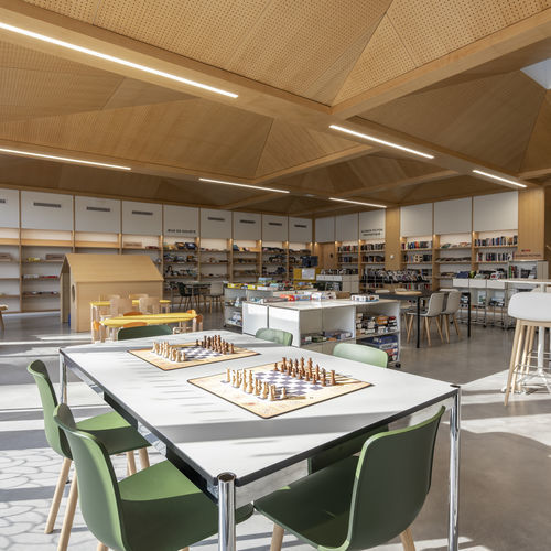 現代風テーブル - USM Haller - USM Modular Furniture - ラミネート / 金属脚 / 長方形