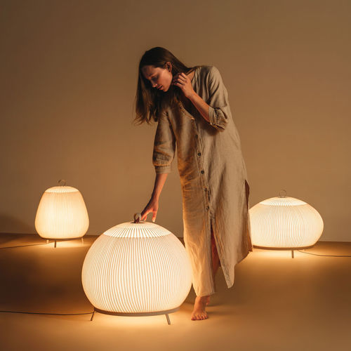 床置きランプ - Knit - VIBIA LIGHTING - スチール製 / 布製 / 現代風 