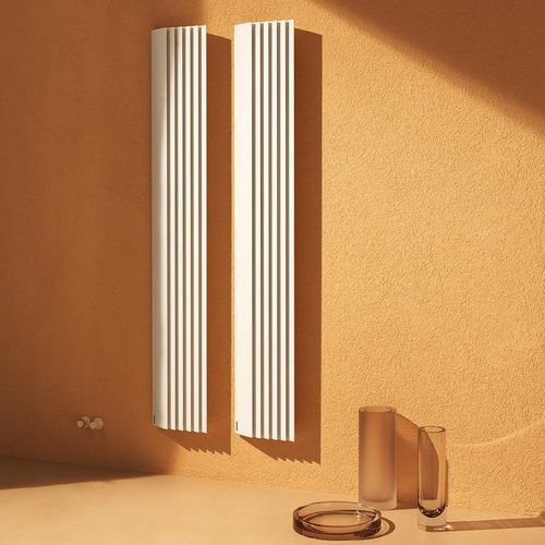 電動式タオル乾燥ヒーター - STEP-BY-STEP - TUBES - お湯 / 0...500 w / 501 w...750 w