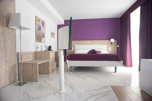 現代風ホテルルーム用家具 - Marina di Massignano (AP) - MOBILSPAZIO S.r.l