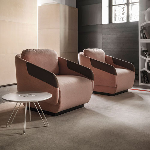 現代風アームチェア - WORN  - CASAMANIA HORM - 布製 / 革製 / 合板