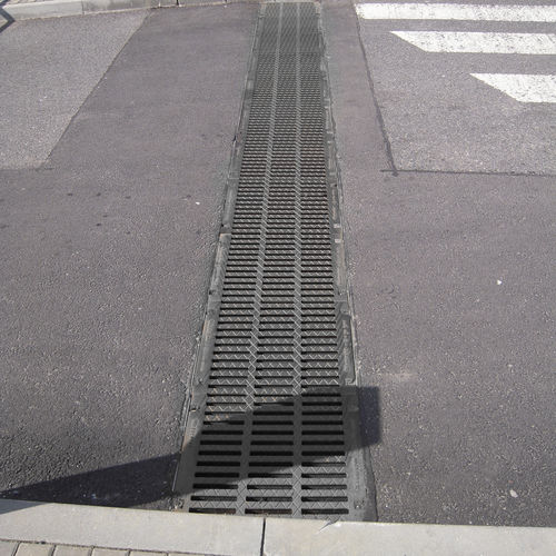 グレーチング付き排水路 - FASERFIX SUPER - HAURATON - ファイバー コンクリート製 / 鉄製 / 公共スペース用