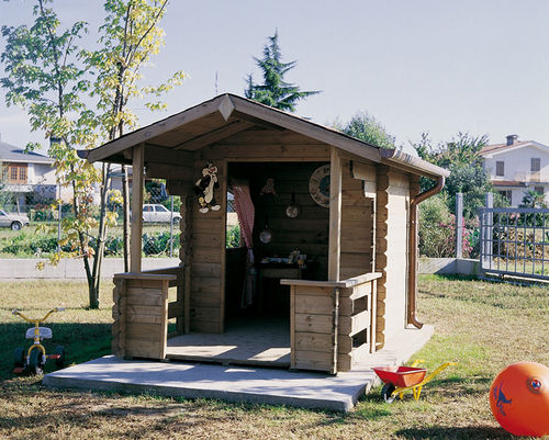 屋外用子供用プレイハウス Legnolandia
