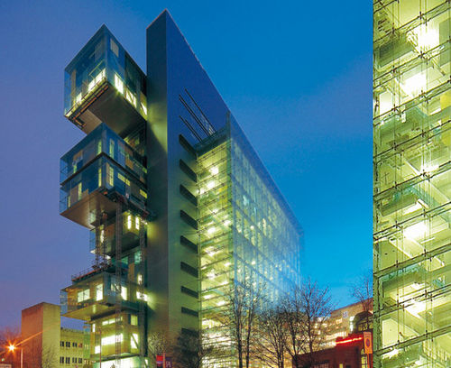ガラス製ベンチレーテッドファサード - MANCHESTER CIVIL JUSTICE CENTRE - Josef Gartner - アルミニウム