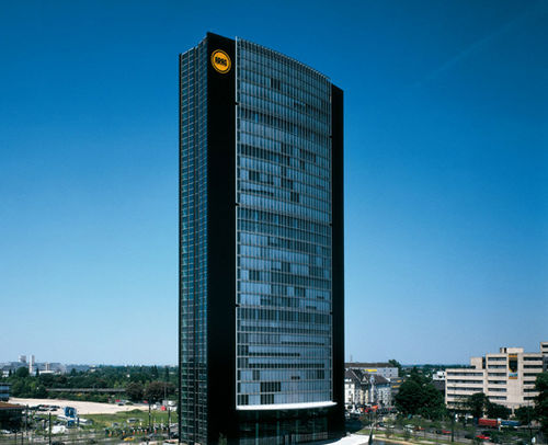 ガラス製ベンチレーテッドファサード - ARAG TOWER - Josef Gartner