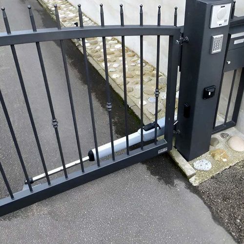 スイング門扉用自動装置 - 415 - FAAC