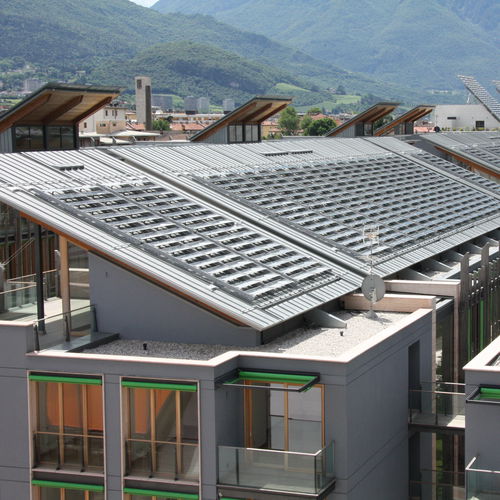平屋根 - LE ALBERE SITE, TRENTO - ZINTEK - 銅製 / チタン亜鉛 / 金属風