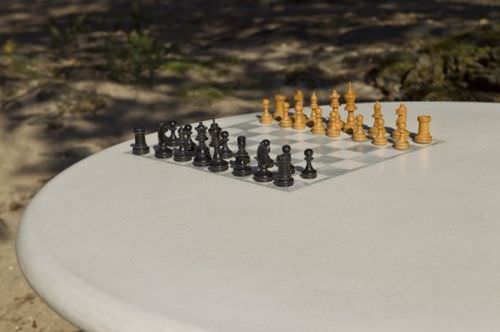 屋外用チェステーブル - AMOPLAY : CHESS TABLE - A Amop Synergies - 現代風 / 公共スぺース用