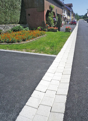 舗装石排水路 - WATER-LINE - Kronimus AG Betonsteinwerke - コンクリート製 / 道路用