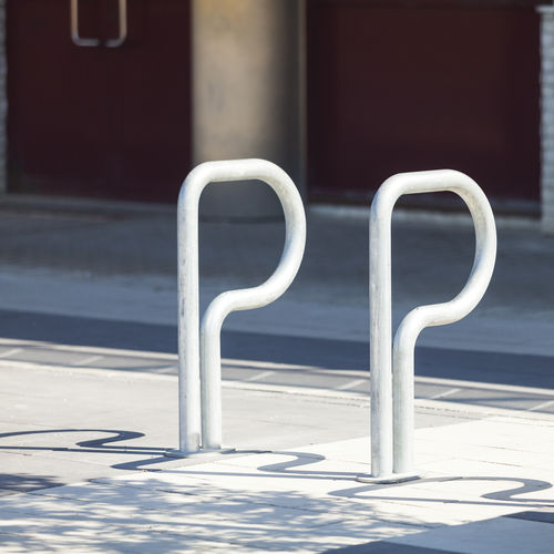 床置きバイクラック - BIKEPARK - mmcité street furniture - 公共スぺース用 / 溶融亜鉛メッキ鋼製 / 業務用