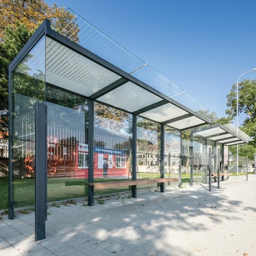 ガラス製バスシェルター - GEOMERE - mmcité street furniture - 溶融亜鉛メッキ鋼製 / 木材 / ベンチ付き