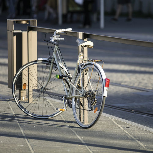 ステンレススチール製手すり - LOTLIMIT - mmcité street furniture - ケーブル / 柵型 / 屋外用