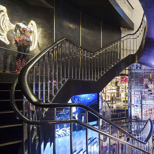 高級品階段 - VICTORIA'S SECRET, 5TH AVE, NEW YORK - EeStairs - ヘリカル / 金属製ステップ / 金属フレーム