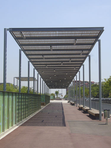 表面取り付けパーゴラ - PERGOLA HABANA 4 - URBADIS Microarquitectura - 溶融亜鉛メッキ鋼製 / 木製キャノピー / モジュラー式