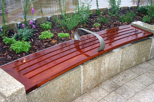 現代風公共ベンチ - LEYS GARDEN, LETCHWORTH GARDEN CITY - Factory Street Furniture - 木製 / ステンレススチール製 / 鋳造アルミニウム製