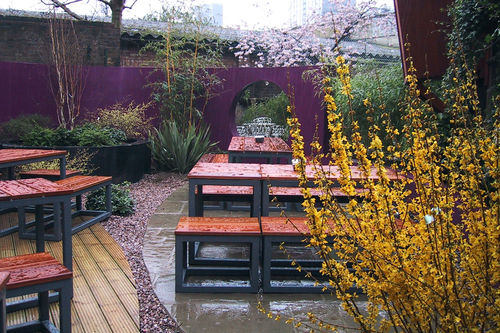 現代風テーブルベンチセット - SHEPHERD’S BUSH, LONDON - Factory Street Furniture - スチール製 / 木製 / 屋外用
