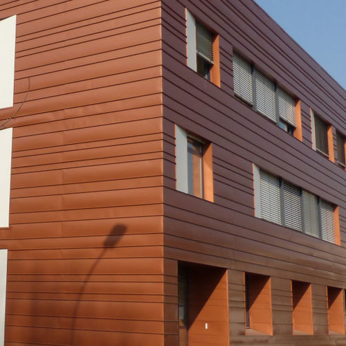 板状サイディング - INSA LYON  - Arconic Architectural Products SAS, Merxheim/Frank - 塗装アルミニウム製 / 垂直 / リブ付き