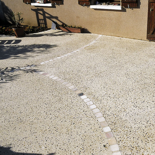 家用セメント - ARTEVIA®  - Lafarge concrete - 床用 / 屋内用 / プール用