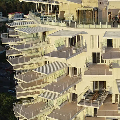 木製デッキ床材板 - THE WHITE TREE, FRANCE - Accsys Technologies - 木目調 / 建物用 / 持続的