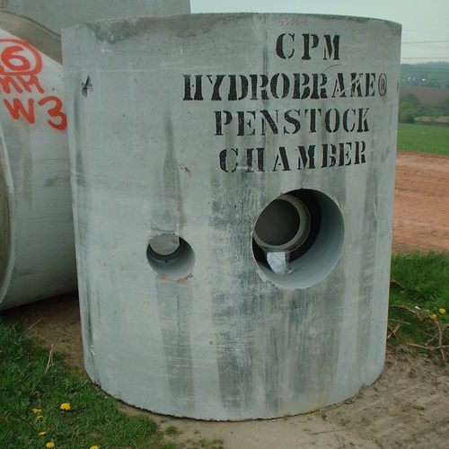 コンクリート製排水マンホール - HYDRO-BRAKE PENSTOCK CHAMBERS - CPM Group Ltd 