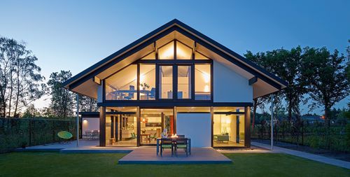 エコ家 - MODUM 8 SAMPLE 1 - Huf Haus  - 現代風 / 2階建て / 単独