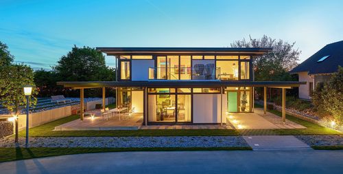 プレハブ家 - MODUM 10 SAMPLE 6 - Huf Haus  - エコ / 現代風 / 2階建て