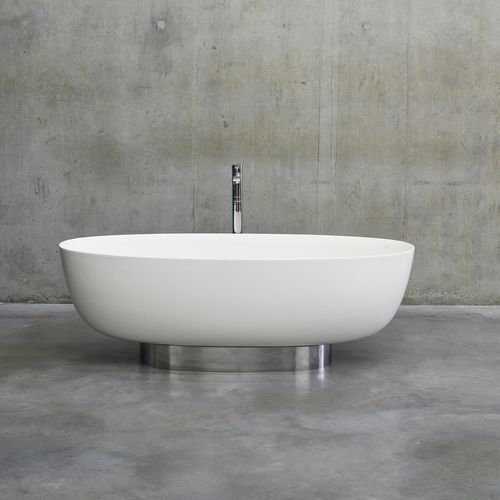 楕円形浴槽 - PURO WITH PLINTH - Clearwater Baths - 置き型 / 複合素材 / ステンレス製