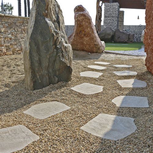 飛び石 - STONE GRES - PASSO GIAPPONESE BARGE - GRANULATI ZANDOBBIO SPA