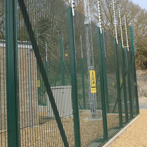 溶接メッシュフェンス - Hisec super 6 CPNI - ZAUN FENCING  - 工業用 / 金属製 / グレー